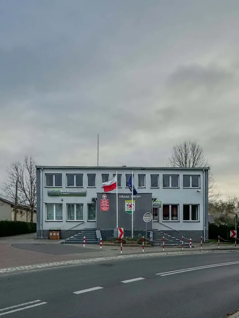 Woda w&nbsp;Świerznie: bywa, że&nbsp;jej nie&nbsp;ma, innym razem śmierdzi, a&nbsp;czasami jest w&nbsp;niej bakteria