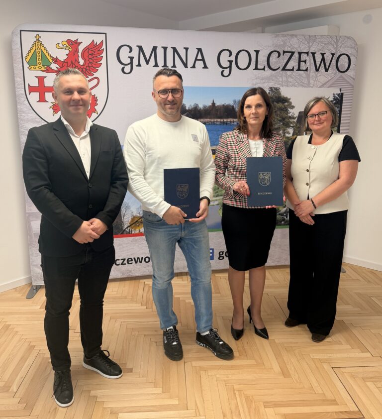 Szkoła w&nbsp;Wysokiej Kamieńskiej przejdzie termomodernizację. Podpisano umowę