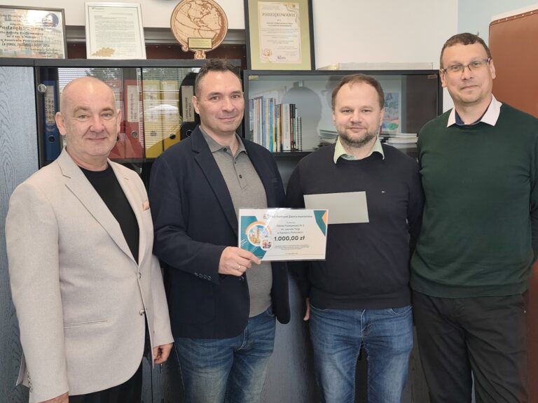 Radni Ziemi Kamieńskiej wsparli konkurs języka angielskiego w&nbsp;SP nr&nbsp;2