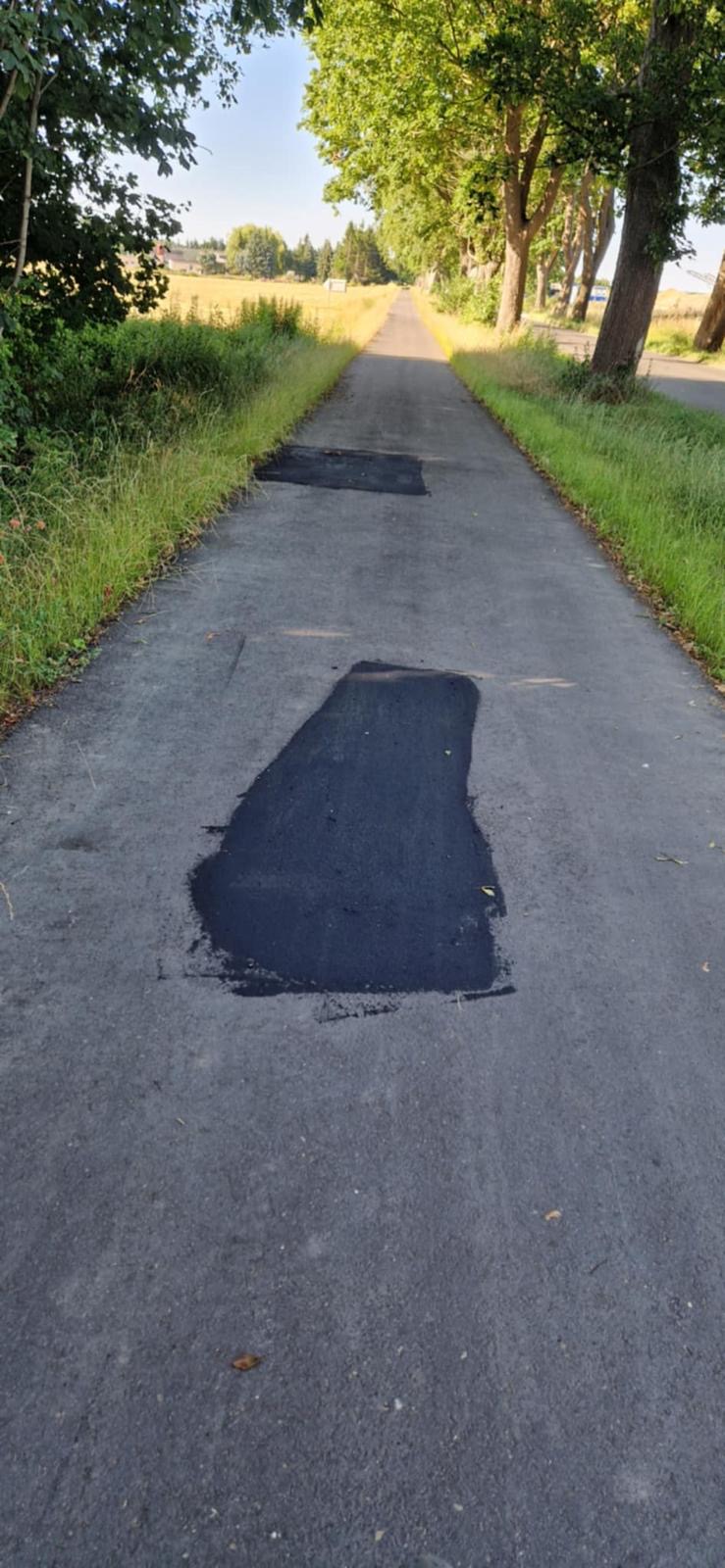Ścieżka rowerowa Unin–Wolin: dziury, zastoiska i&nbsp;niebezpieczny mostek. Dubrawska pyta, starosta odpowiada