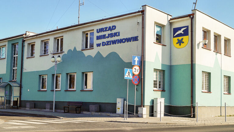Dziwnów: stypendia dla uczniów, pieniądze na&nbsp;bulwar i&nbsp;zdrowie. Dziś sesja Rady Miejskiej