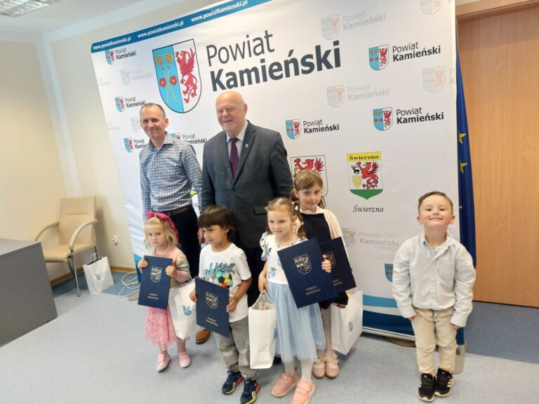 Kolejny sukces Hanny Stogowskiej. Młoda laureatka odebrała nagrodę w&nbsp;starostwie