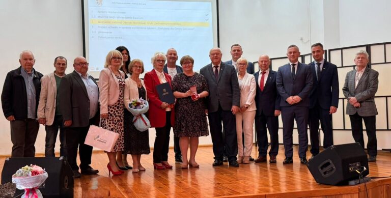 Honorowy Gryf dla Stowarzyszenia Przyjaciół Ziemi Golczewskiej. Uhonorowano także Annę i&nbsp;Władysława Budzińskich [zobacz zdjęcia]