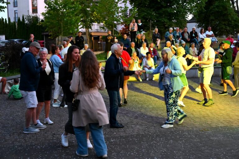 Wakacyjna potańcówka z&nbsp;zespołem Bal-Luz za&nbsp;nami