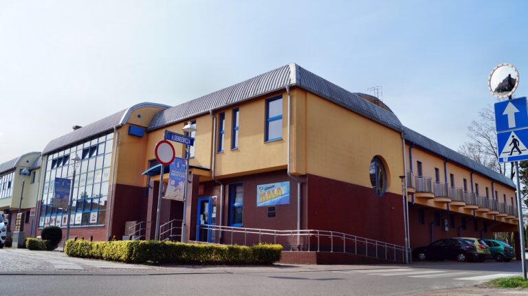 Ponad 215 tys. zł na&nbsp;modernizację szatni w&nbsp;hali sportowej w&nbsp;Dziwnowie