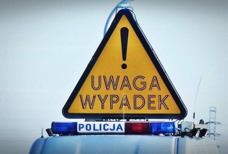 Poważne utrudnienia na&nbsp;obwodnicy Kamienia Pomorskiego. Zderzyły się trzy pojazdy
