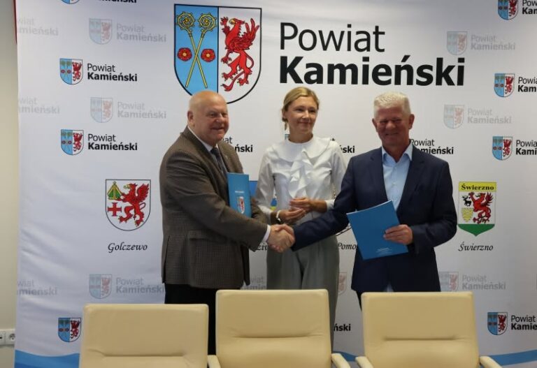 Ponad 2,3 mln zł na&nbsp;drogę w&nbsp;Mechowie i&nbsp;między Wołowcem a&nbsp;Upadłymi