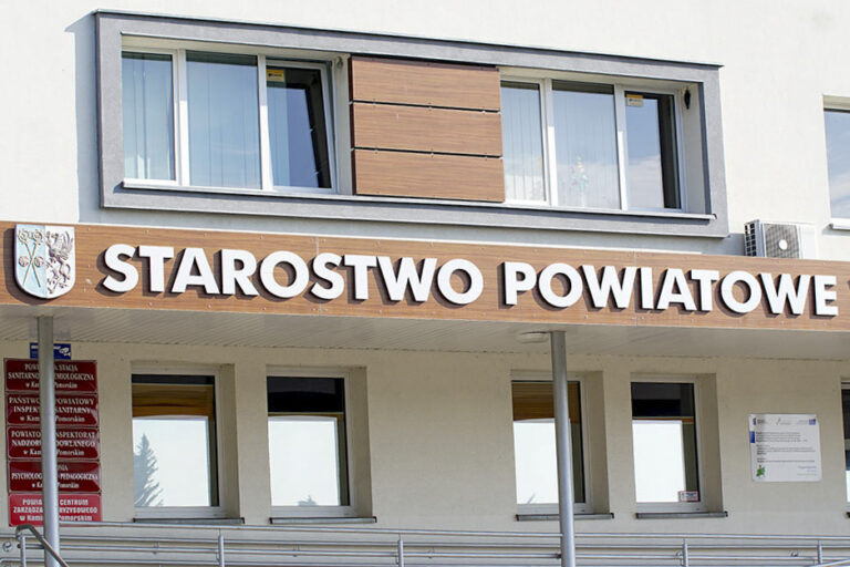 WINB odpowiada w&nbsp;sprawie PINB w&nbsp;Kamieniu Pomorskim. Sprawy poczekają, kompetencji brak. Pomaga PINB Goleniów