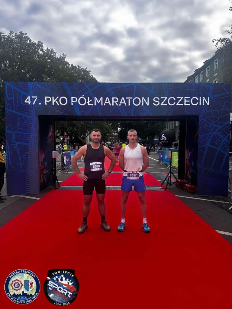 POLICJANCI PAWEŁ FAERBER I&nbsp;DAMIAN STEFAŃSKI Z&nbsp;BARDZO DOBRYMI WYNIKAMI W&nbsp;PÓŁMARATONIE