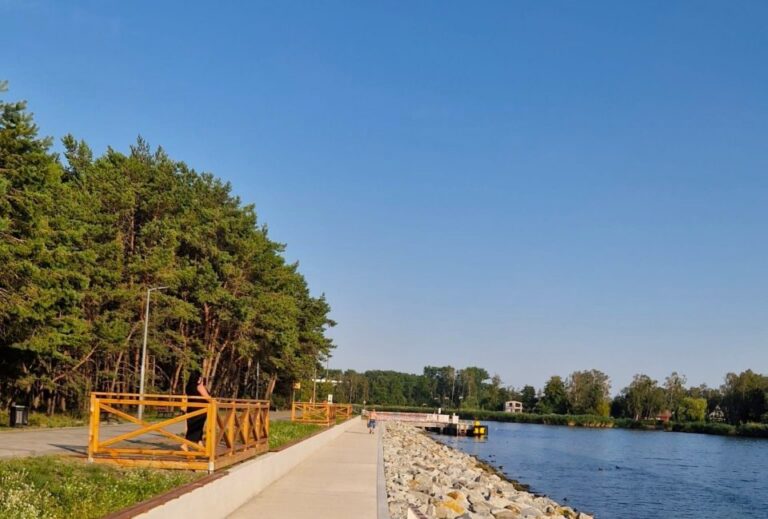 Bulwar Słoneczny w&nbsp;Dziwnowie. Nowe miejsce na&nbsp;spacer i&nbsp;wypoczynek nad&nbsp;wodą