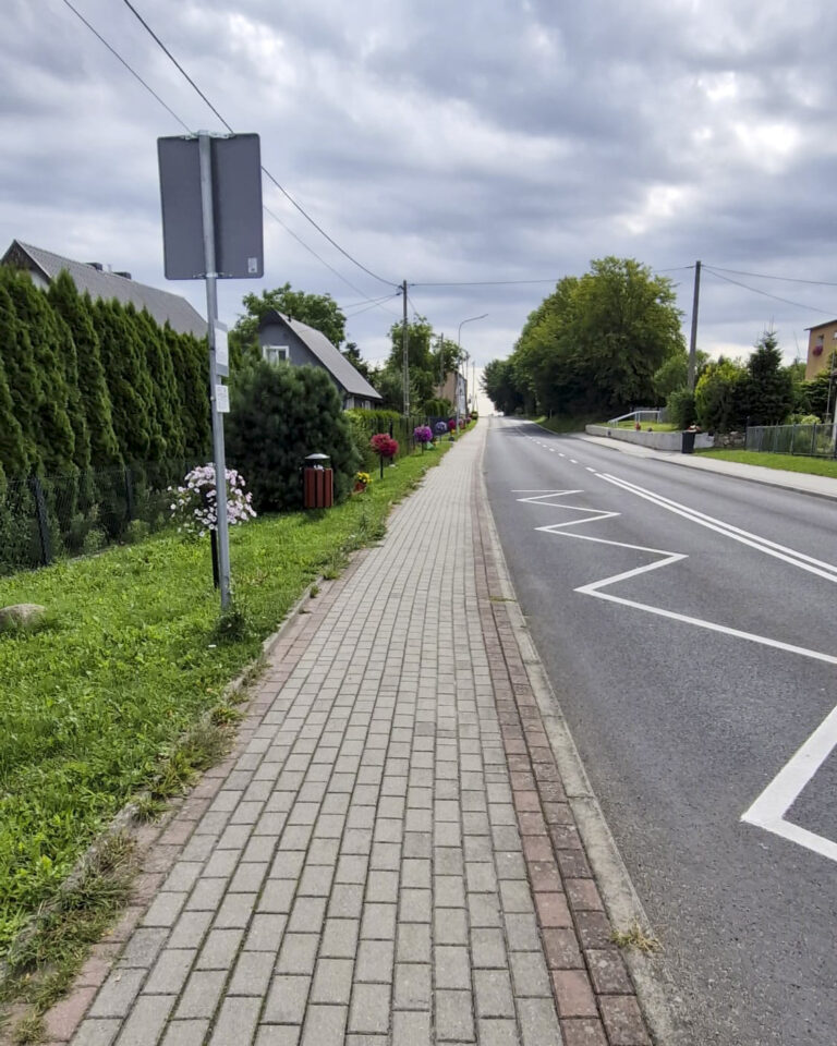 Przystanku w&nbsp;Stuchowie wciąż nie&nbsp;ma. Rok szkolny zaczyna się za&nbsp;3 tygodnie