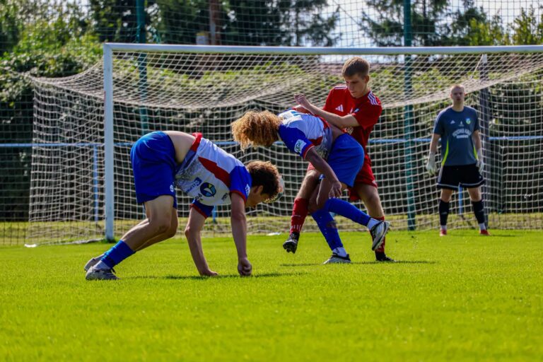 Grają zespoły z&nbsp;powiatu kamieńskiego. Piłkarski weekend od&nbsp;okręgówki po&nbsp;„Bundesligę”