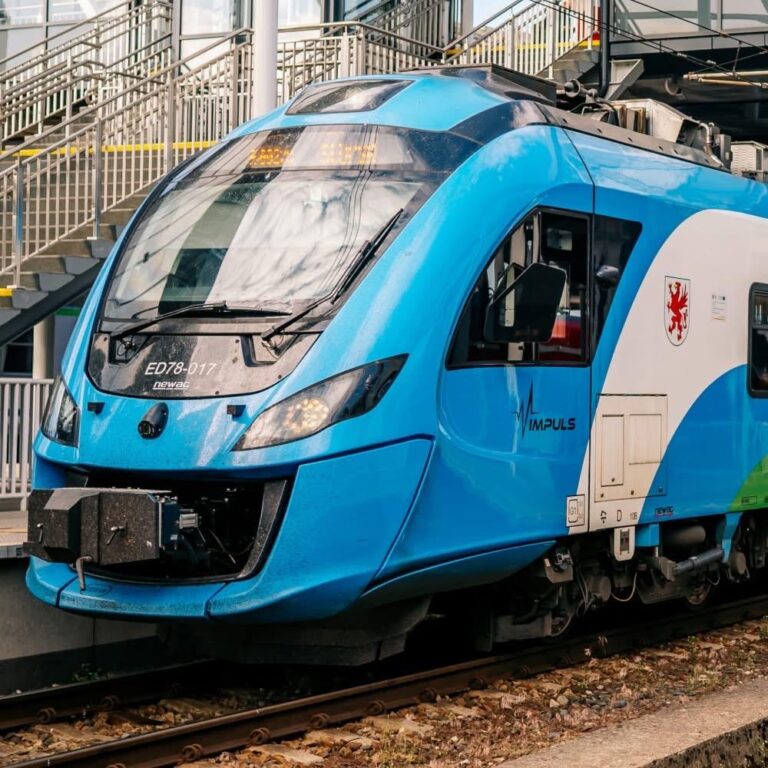 Jesienna zmiana rozkładu. Pociąg regionalny do&nbsp;Szczecina o&nbsp;5 minut wcześniej. Większa szansa dla pasażerów.