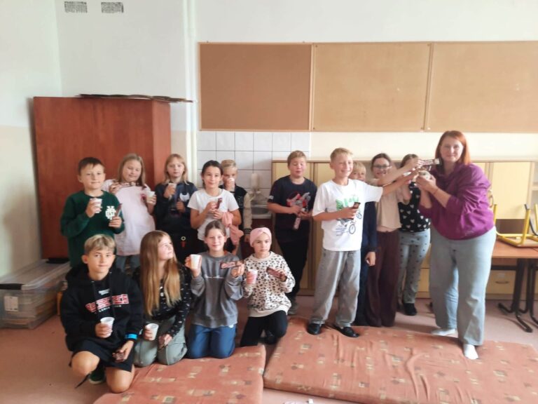 Małe kroki, duże uszy. Króliczki w&nbsp;Międzywodziu uczą empatii