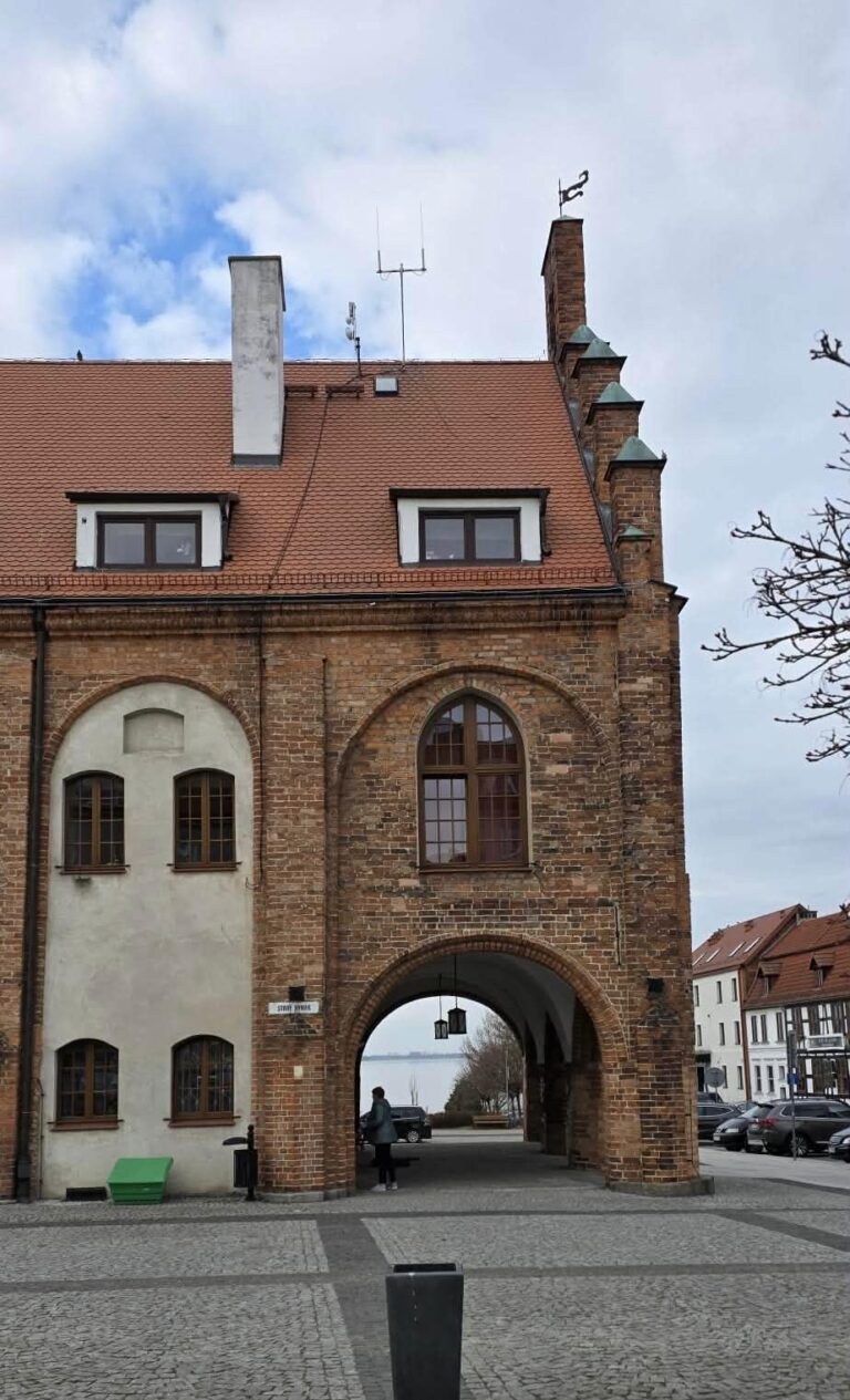 Postępowanie w&nbsp;sprawie uszkodzonego auta burmistrza Kamienia umorzone