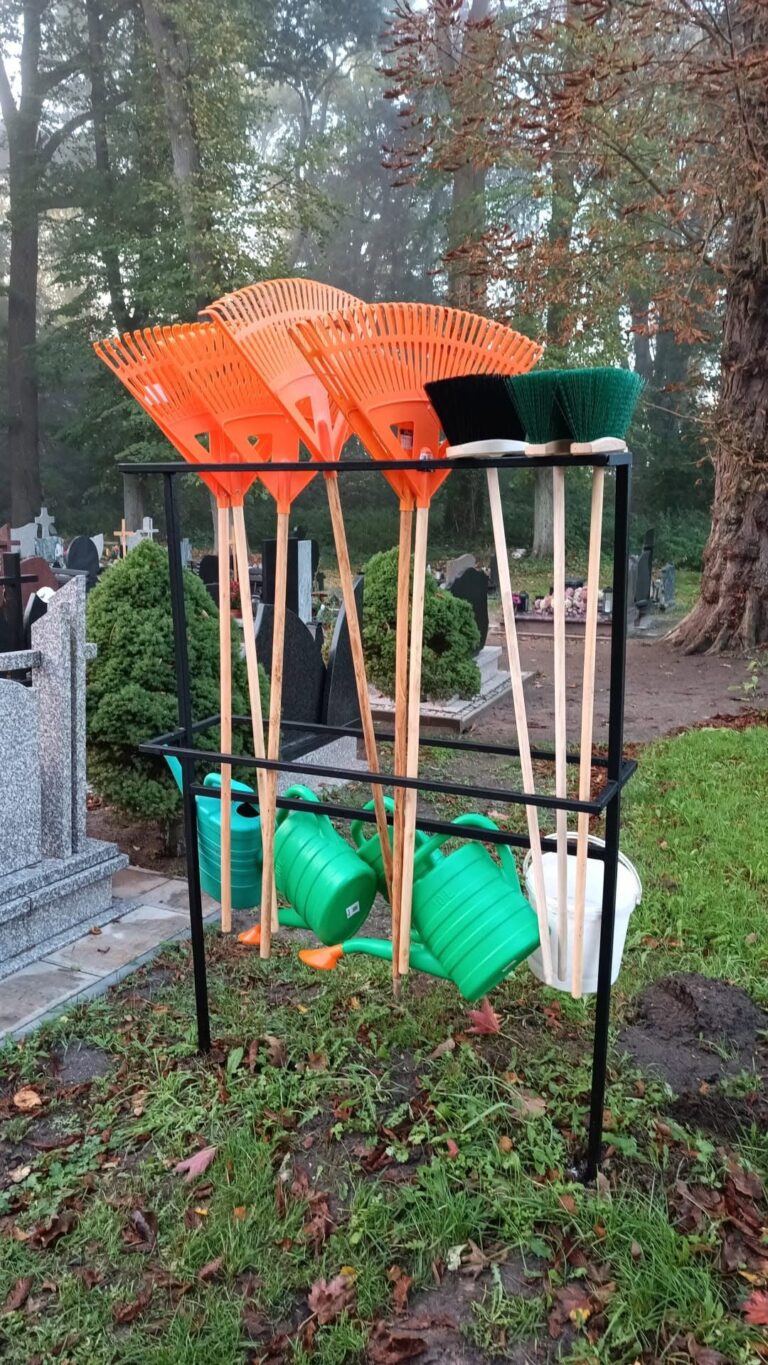 Nowy sprzęt na&nbsp;cmentarzu w&nbsp;Wolinie
